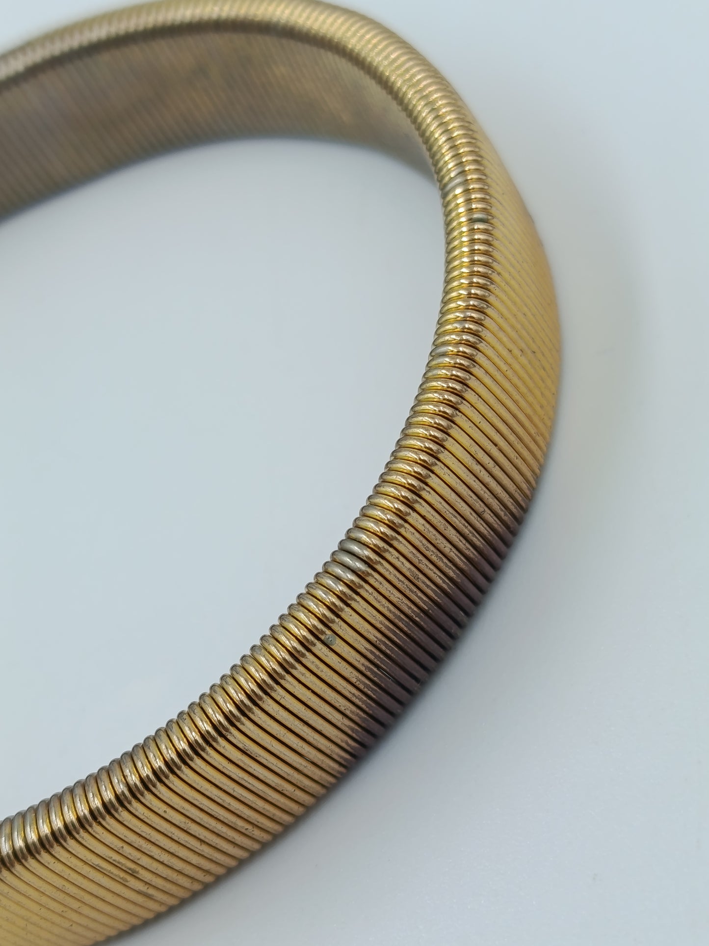 Goldfarbenes Stretch Armband Vintage Armreif flexibel gerippt