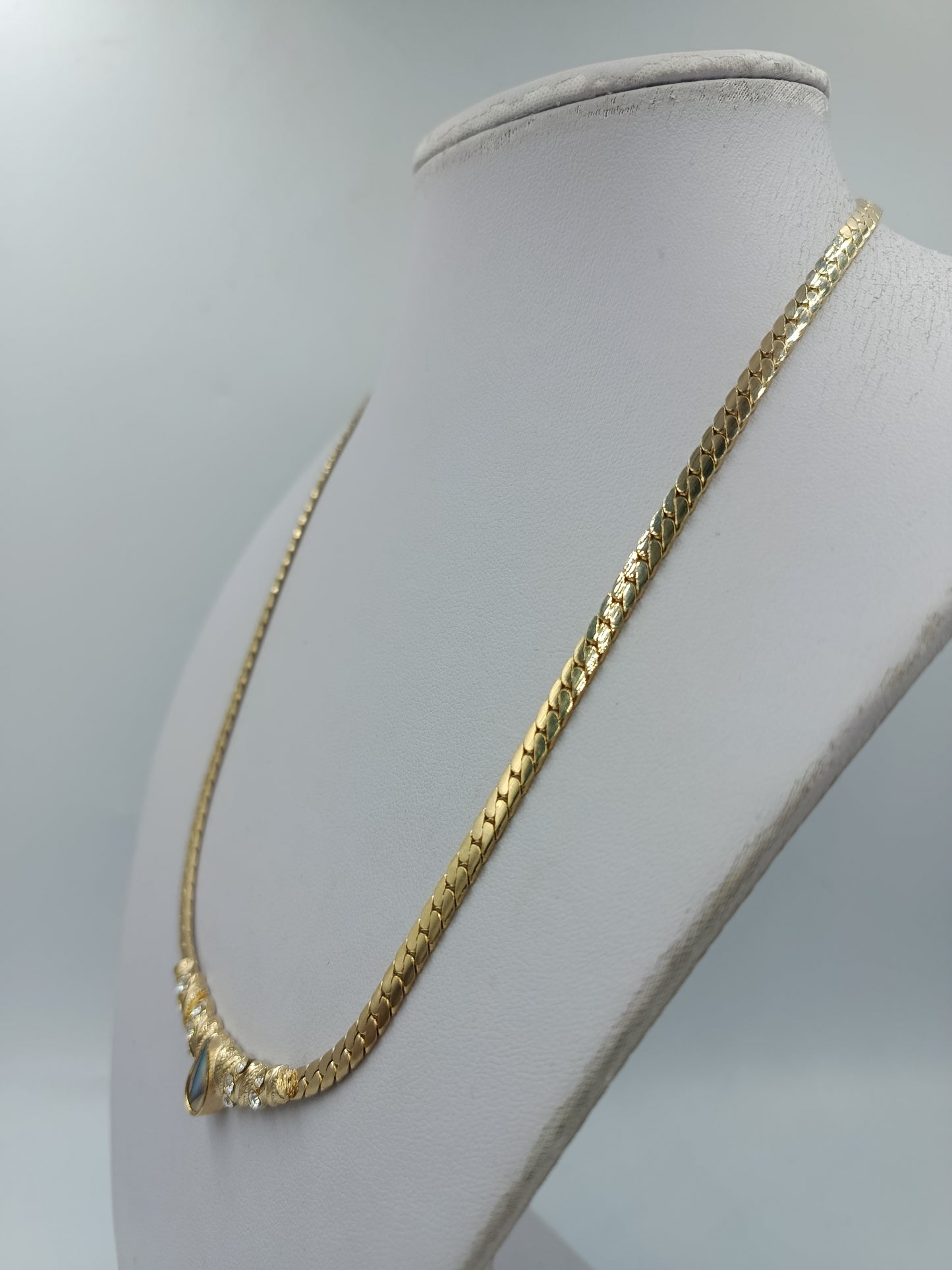 Goldfarbene Halskette mit Strass grünem Stein Vintage Statement Collier
