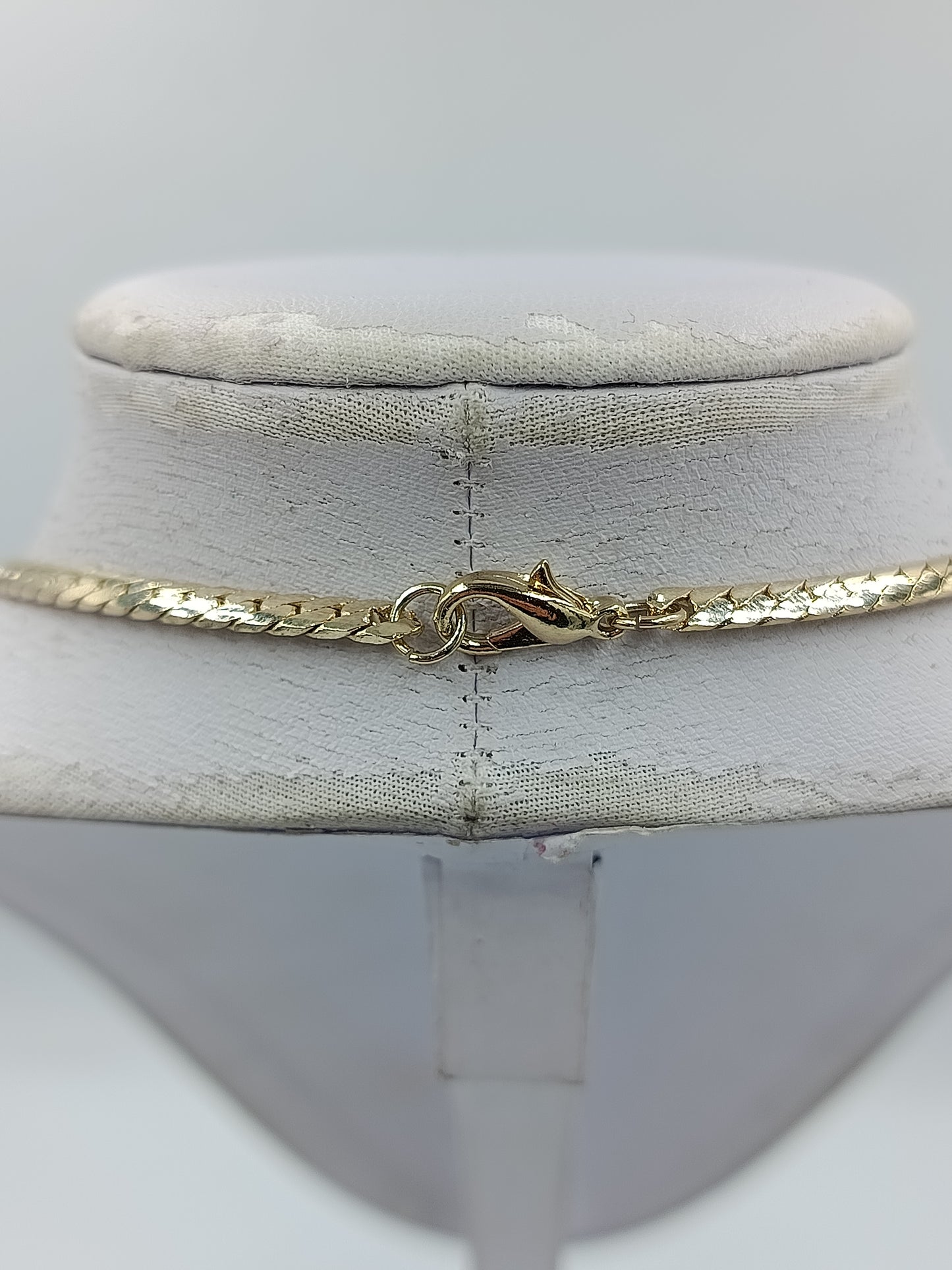 Goldfarbene Halskette mit Strass grünem Stein Vintage Statement Collier
