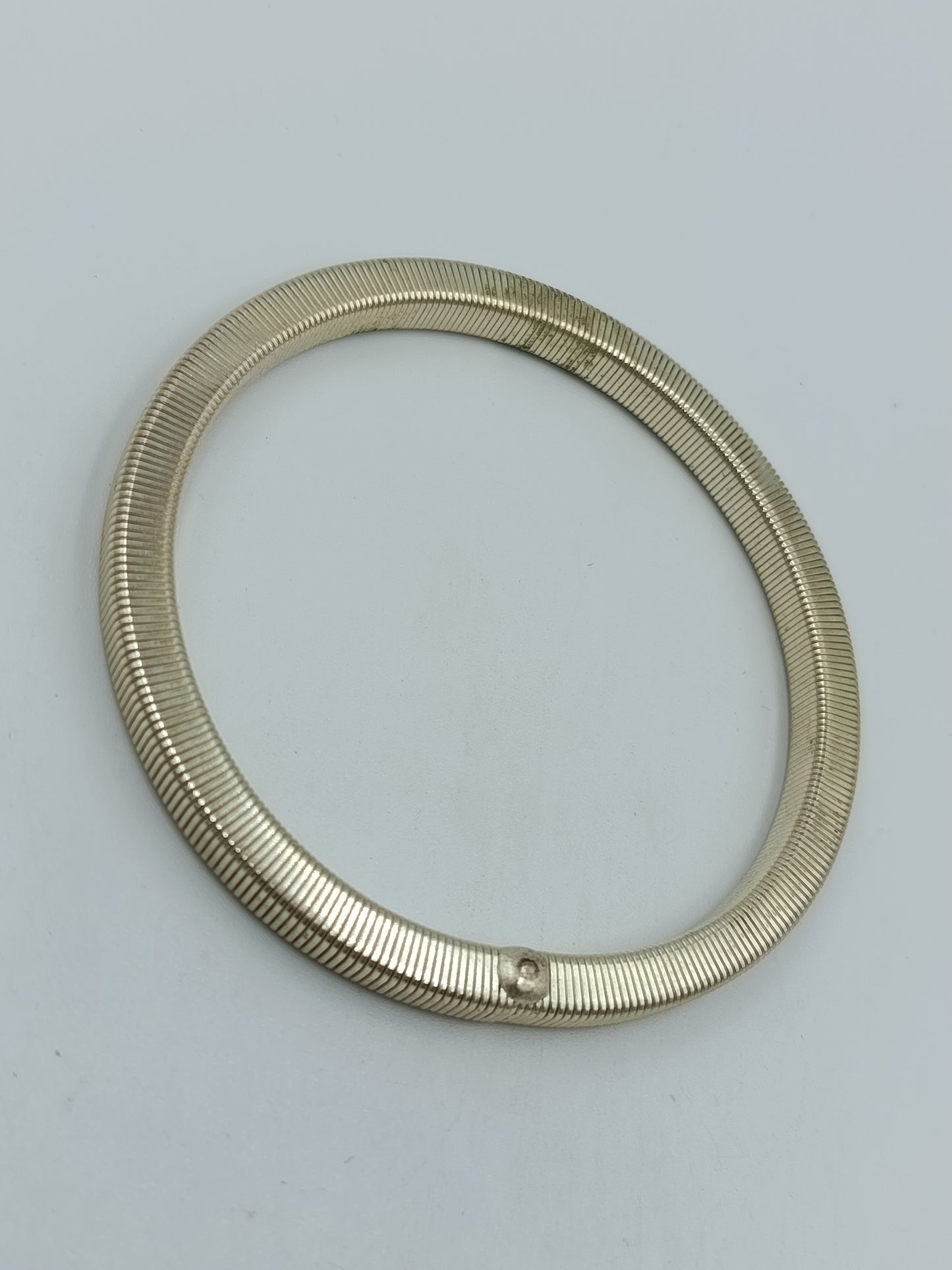 Elastisches Metallarmband im Schlangen Design  silberfarben modern