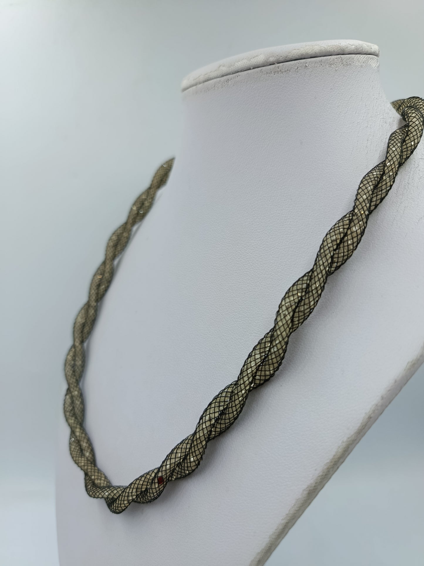 Geflochtene Mesh Kette mit Strass Element  50 cm  schwarz gold