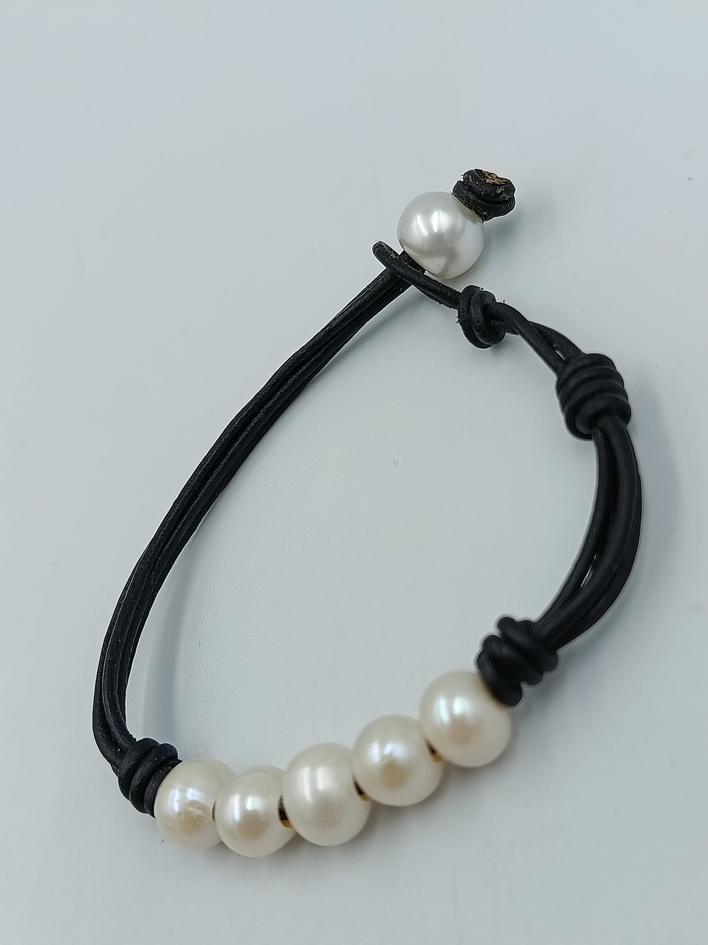 Vintage Lederarmband mit Perlen schlicht elegant