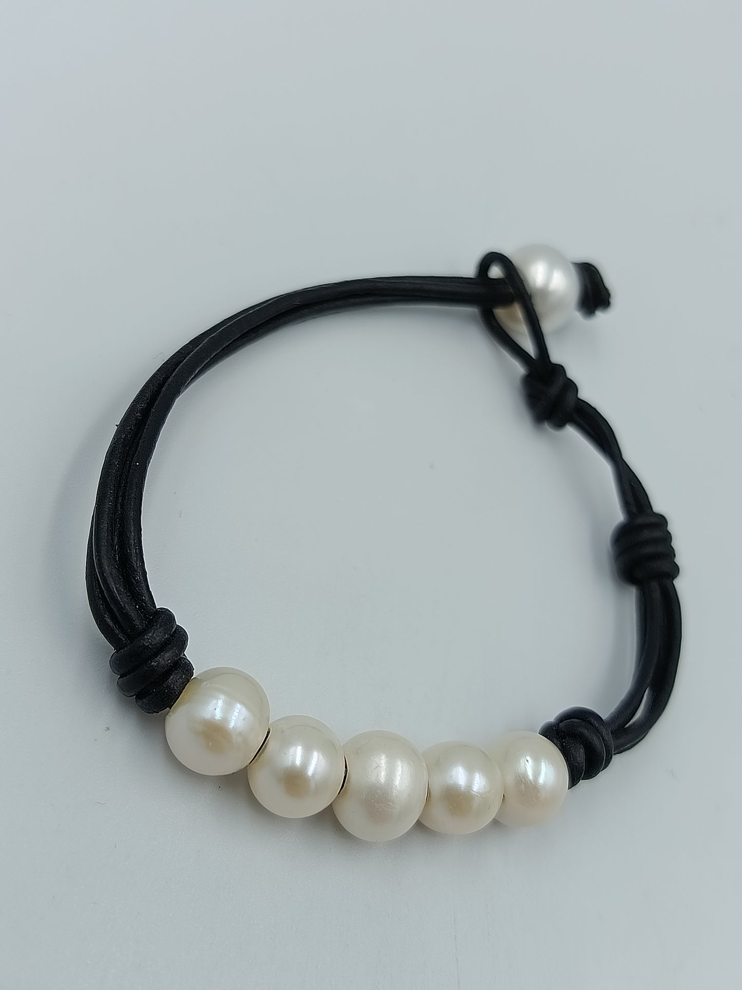 Vintage Lederarmband mit Perlen schlicht elegant