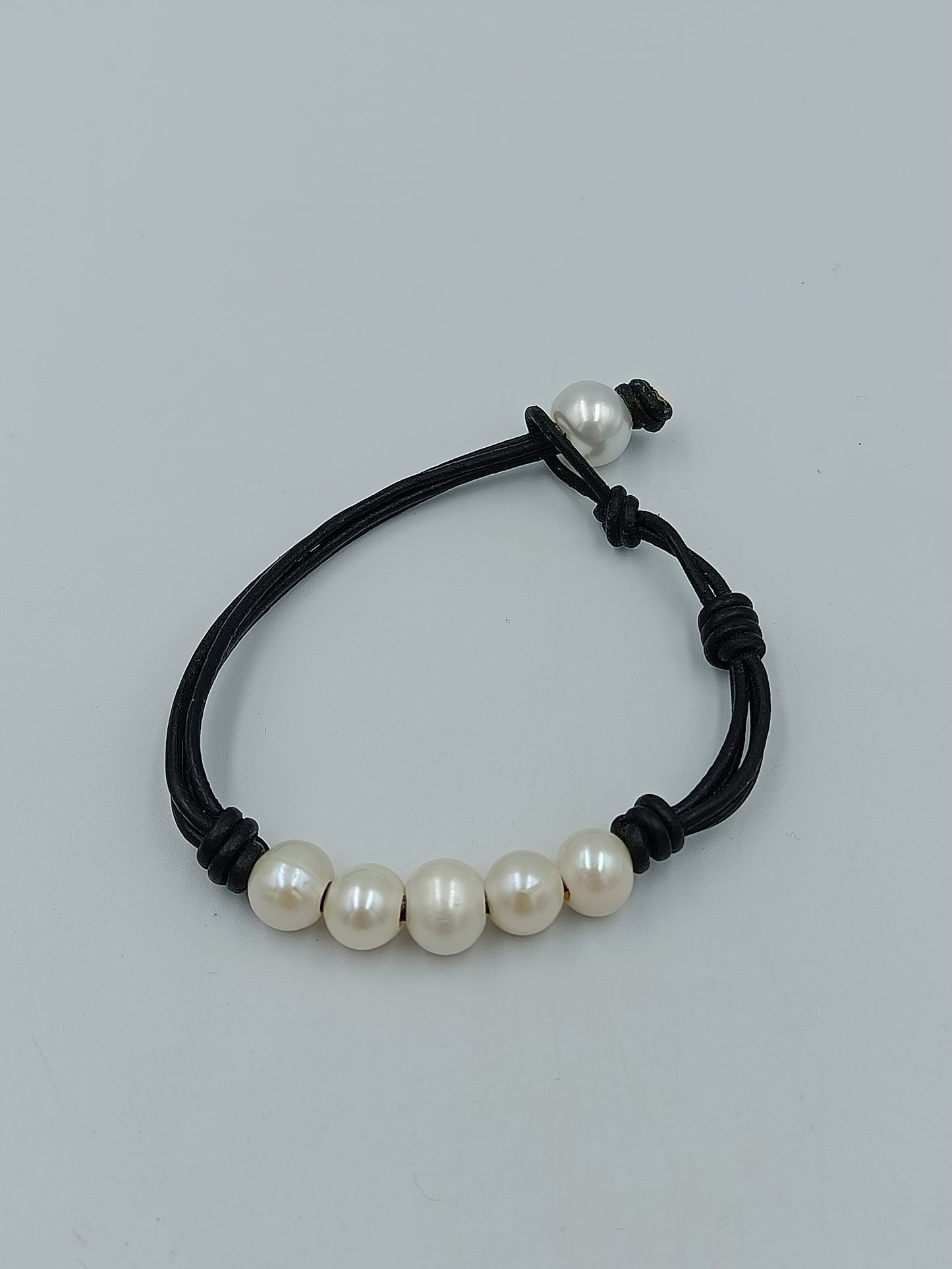 Vintage Lederarmband mit Perlen schlicht elegant