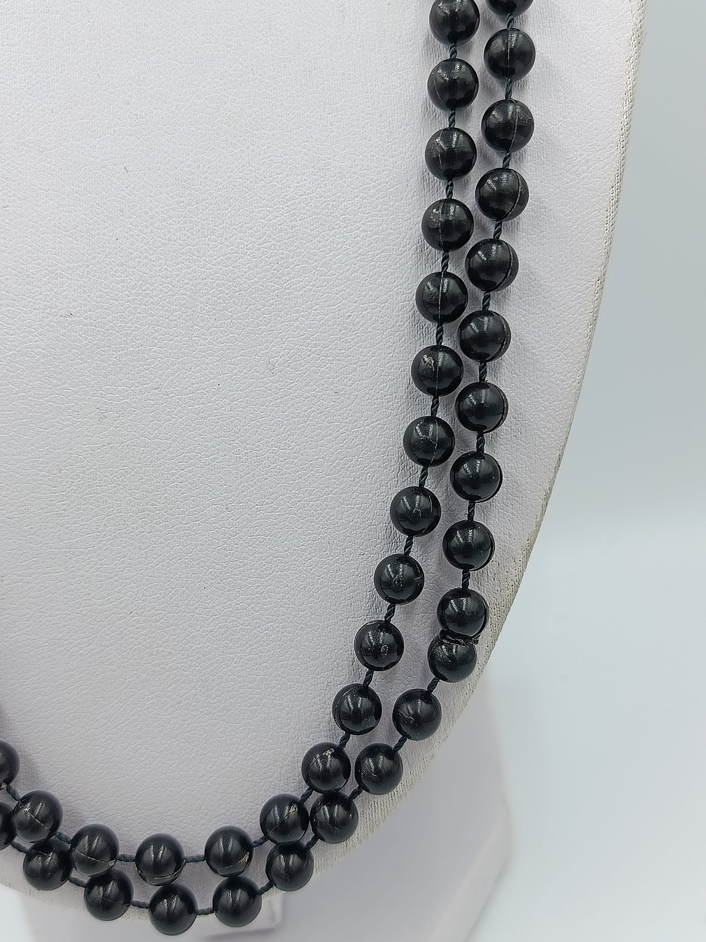 Lange Vintage Perlenkette schwarz  doppelt gelegt elegant
