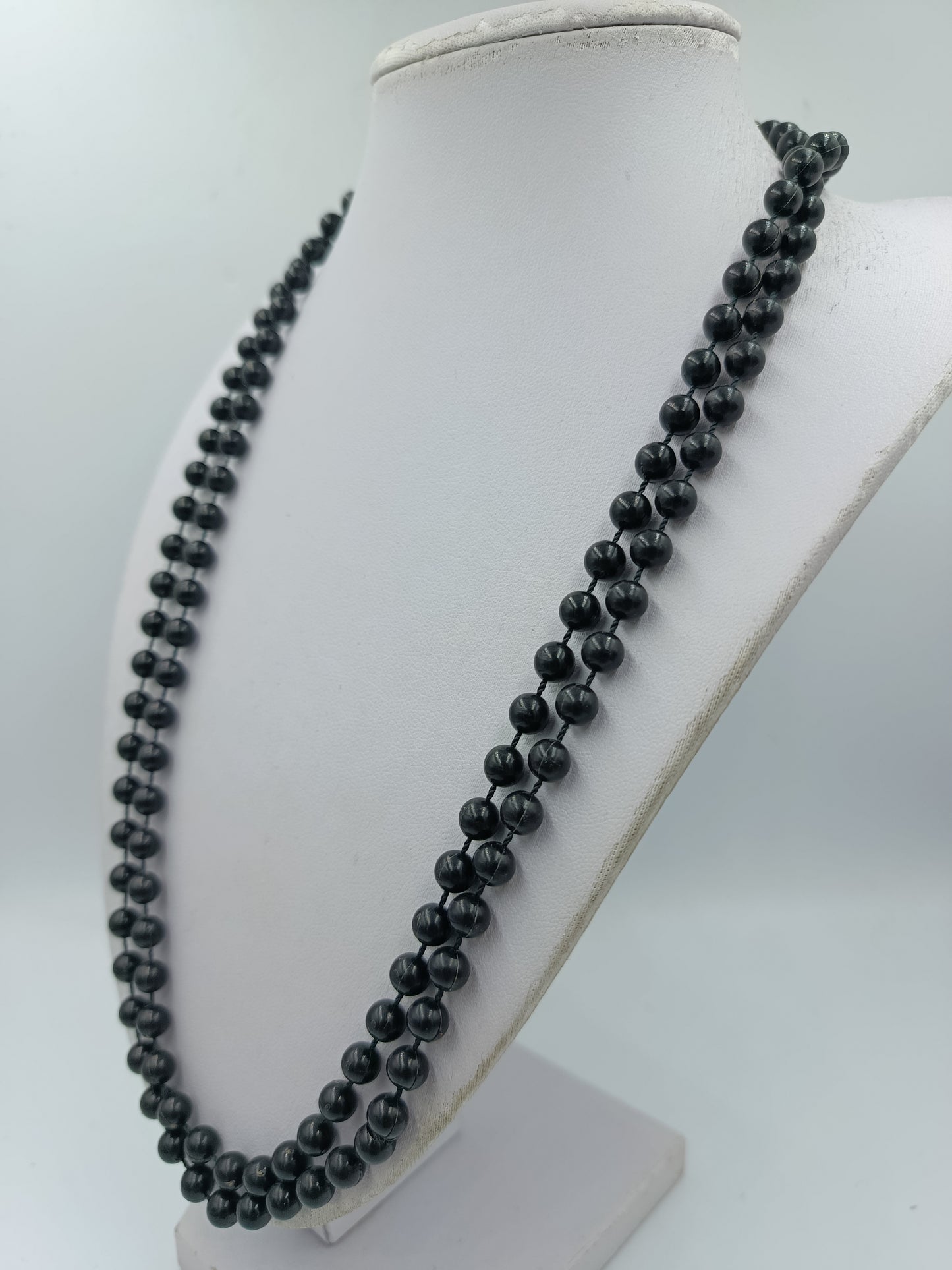 Lange Vintage Perlenkette schwarz  doppelt gelegt elegant