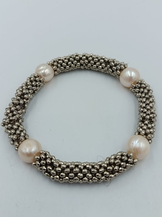 Elastisches Perlenarmband silberfarben mit Zuchtperlen elegant zeitlos