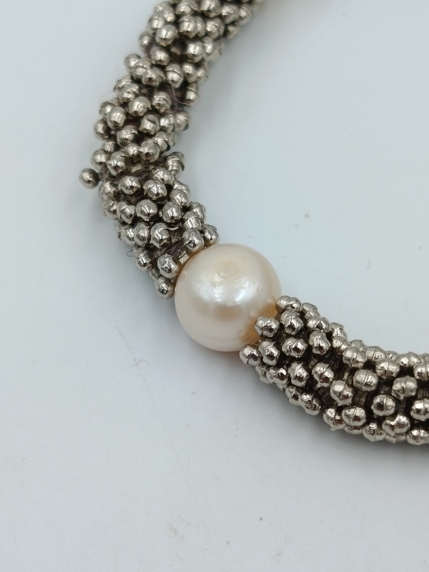 Elastisches Perlenarmband silberfarben mit Zuchtperlen elegant zeitlos