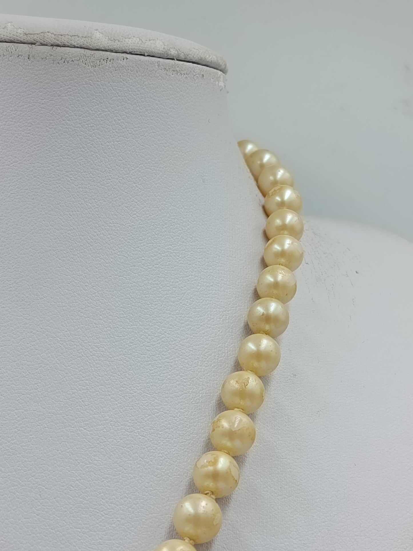 Vintage Perlenkette mit Barockperlen Anhänger cremegoldfarben