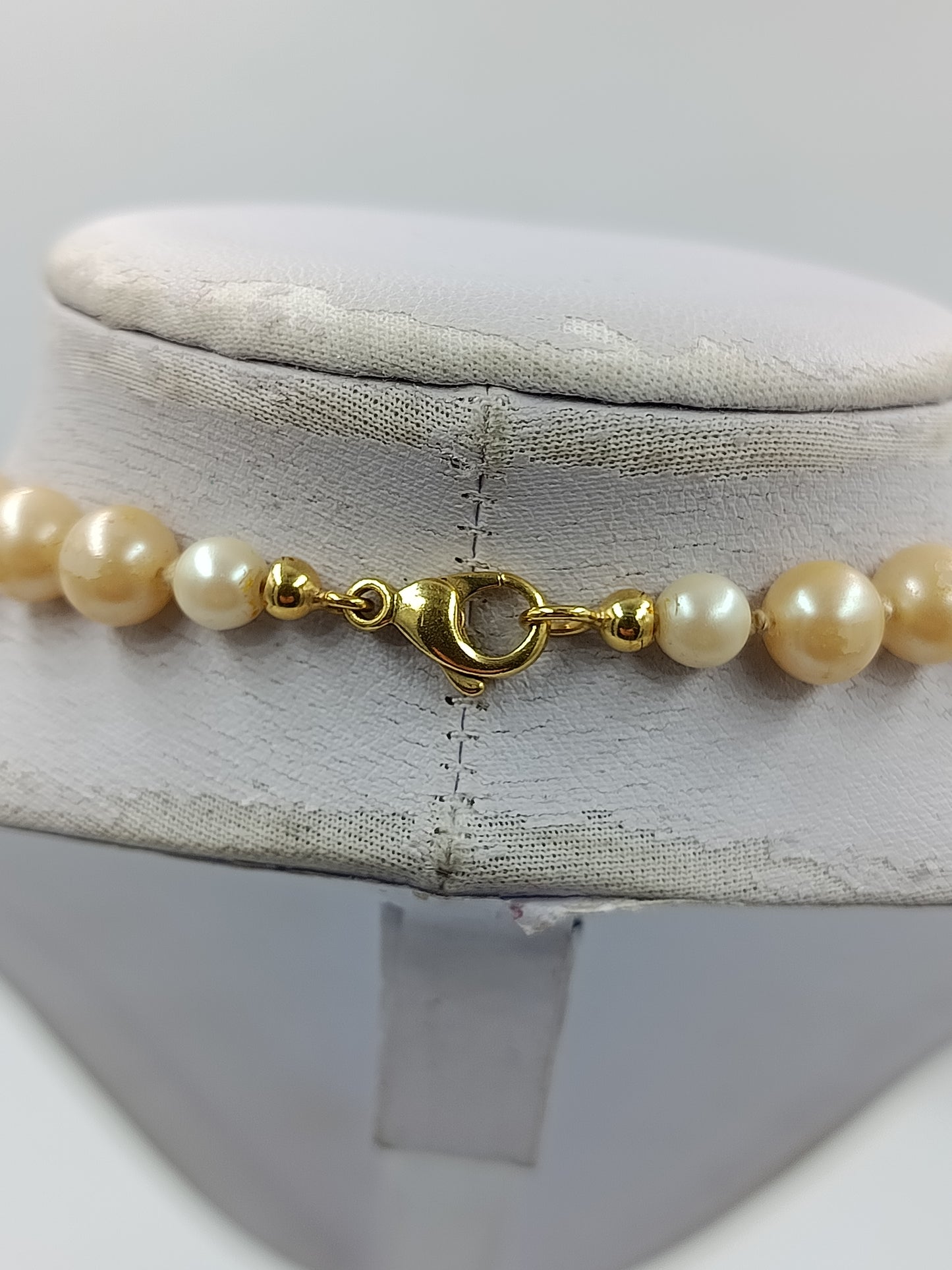 Vintage Perlenkette mit Barockperlen Anhänger cremegoldfarben