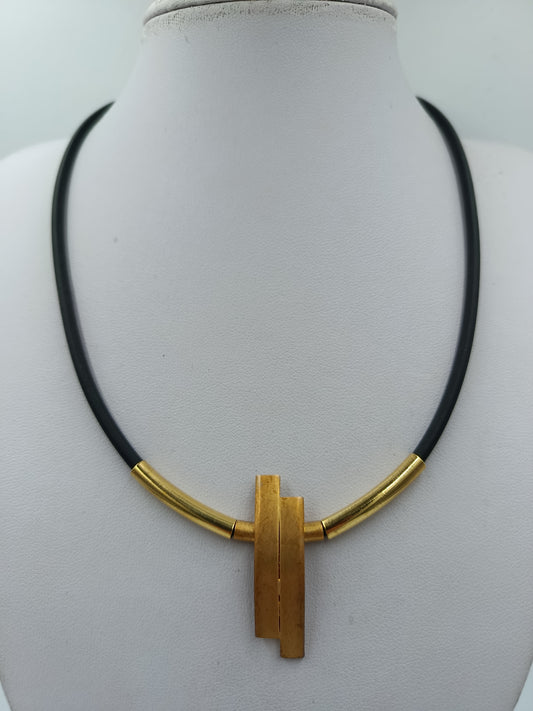 Vintage Halskette mit Anhänger Lederband goldfarbene Elemente
