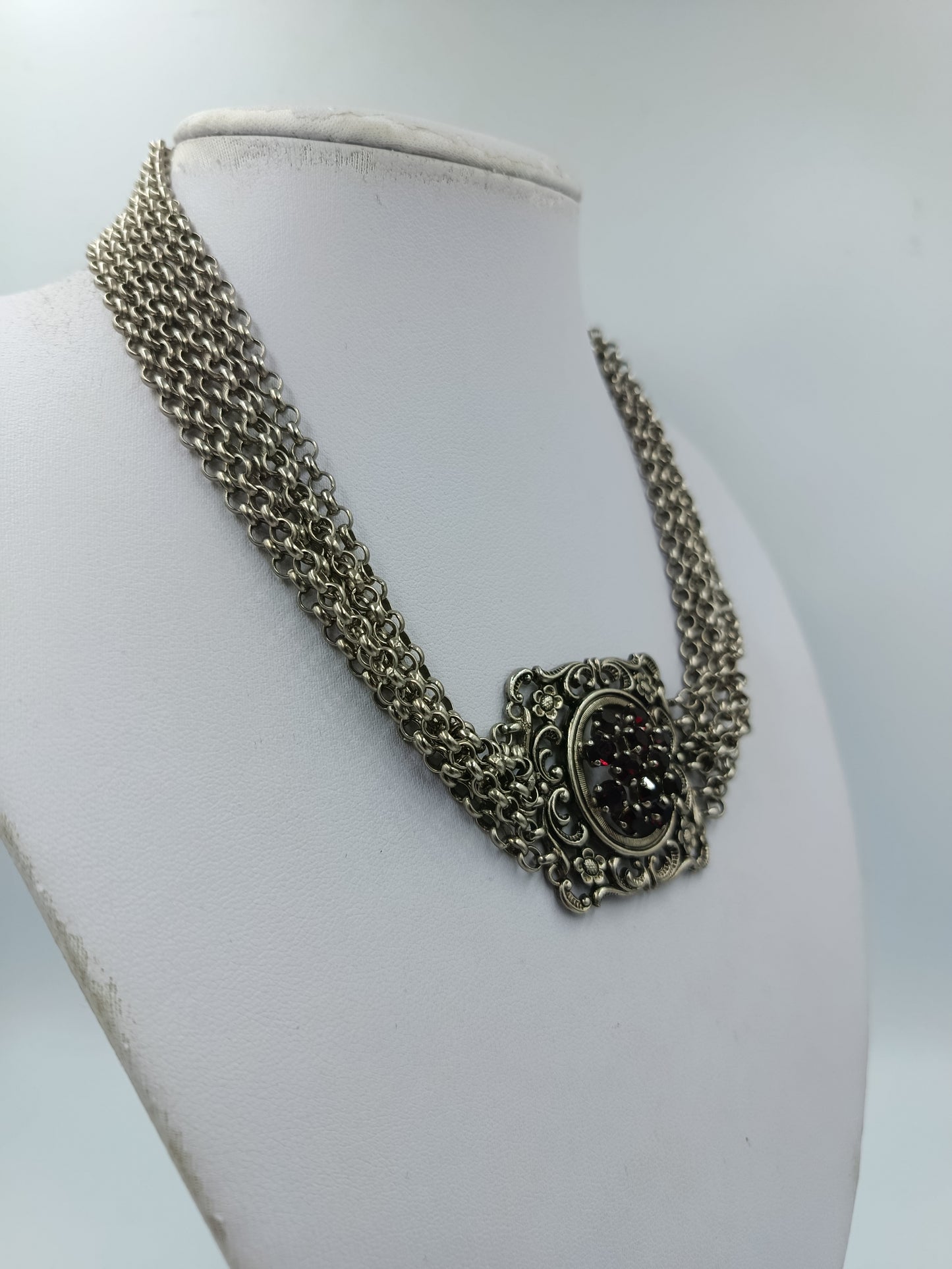 Vintage Collier mit roten Steinen mehrreihig aufwendig gearbeitet