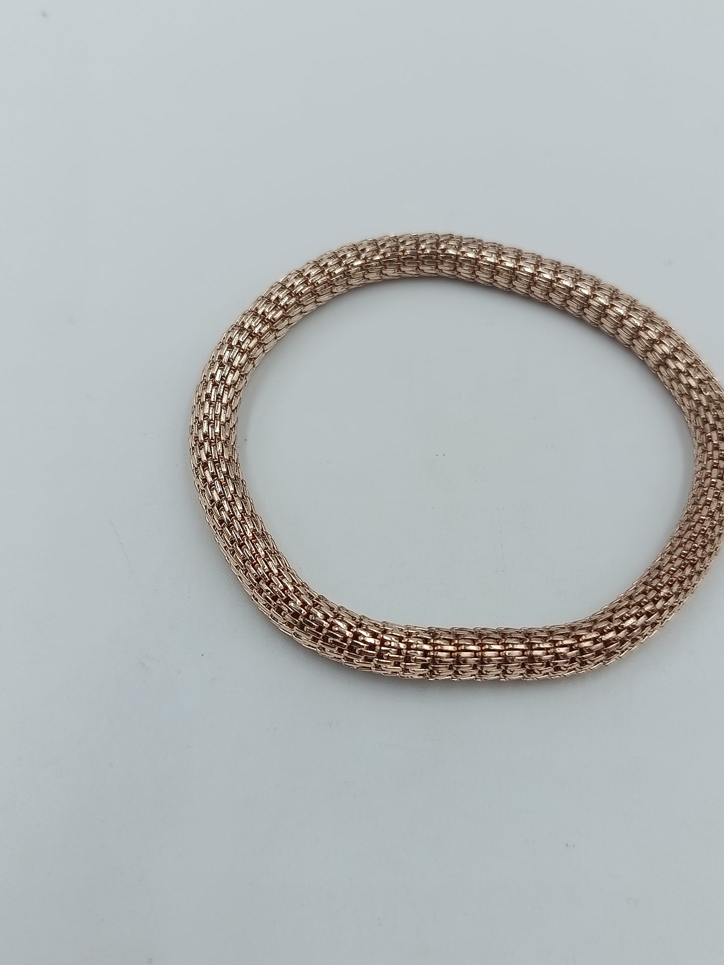 Elegantes elastisches Armband in Goldoptik schlicht modern