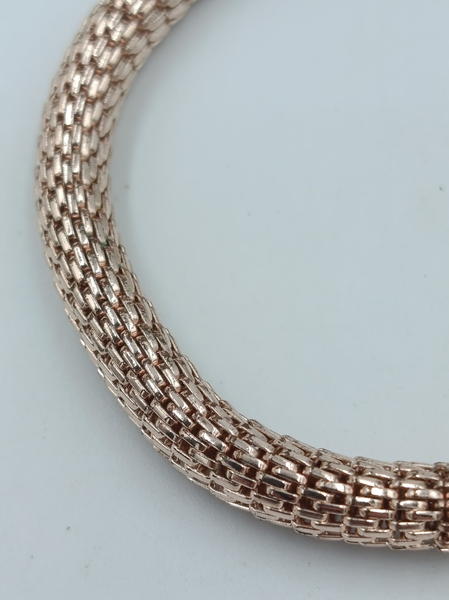 Elegantes elastisches Armband in Goldoptik schlicht modern