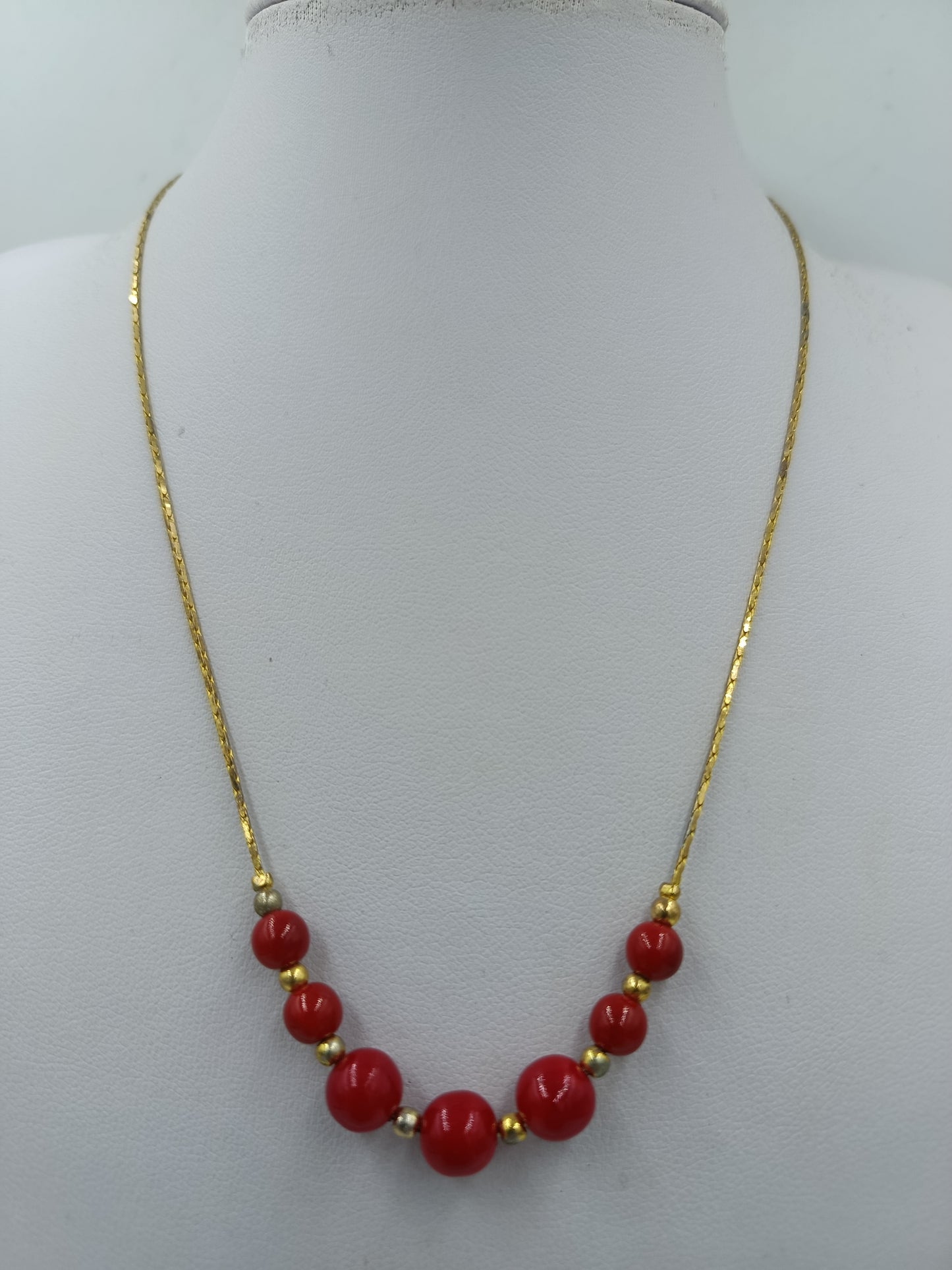 Vintage Feine Kette im Vintage Stil mit kleinen roten Perlen
