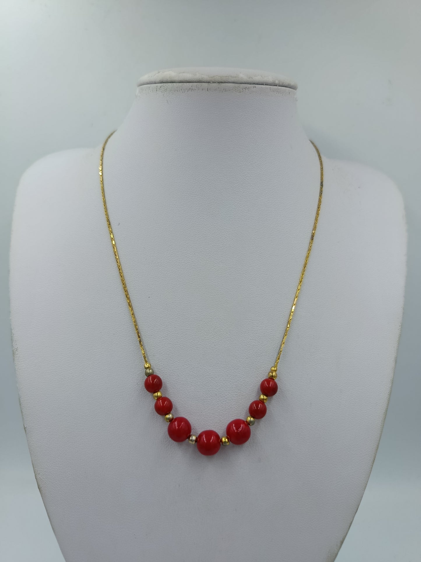 Vintage Feine Kette im Vintage Stil mit kleinen roten Perlen