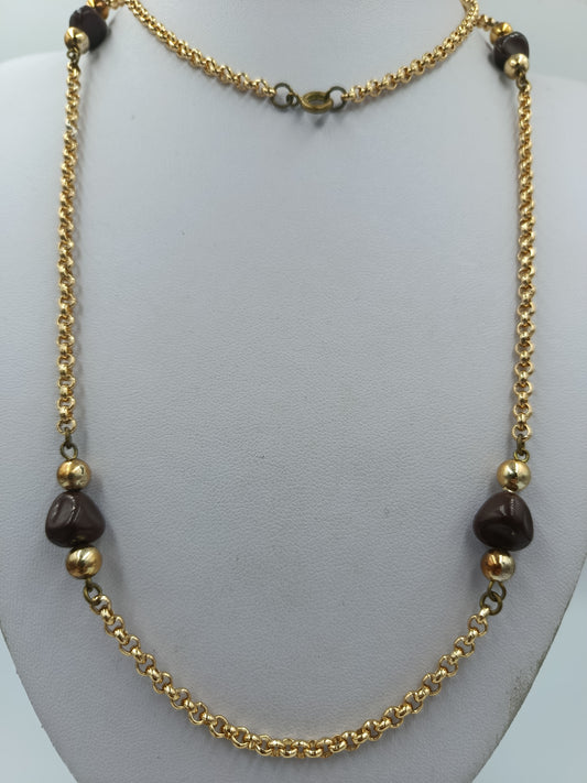 Lange goldfarbene Kette mit braunen Perlen – Vintage Look