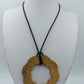 Statement Kette goldfarben mit großem Anhänger – modernes Design