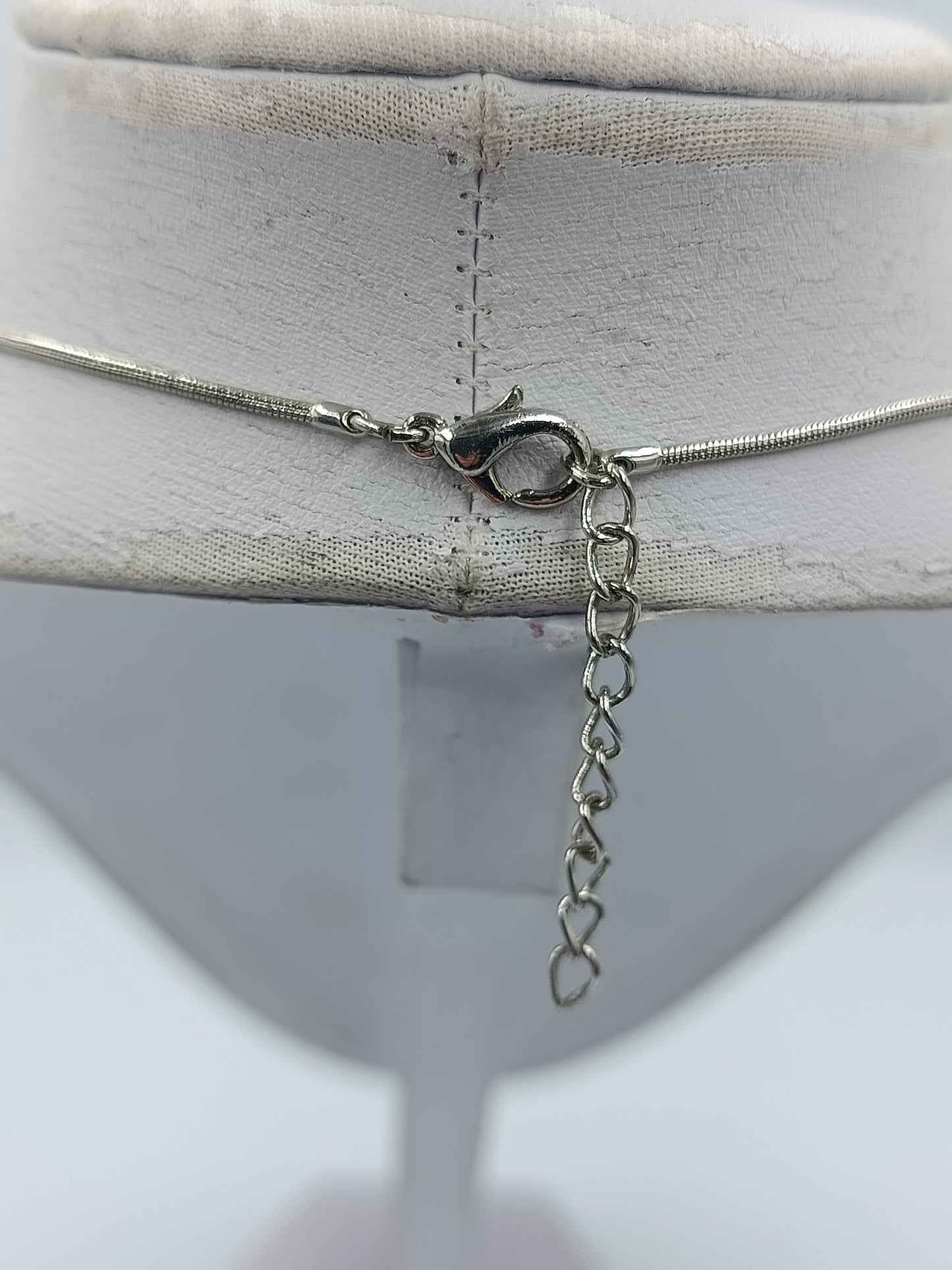 Feine silberfarbene Schlangenkette 44 cm – schlicht elegant