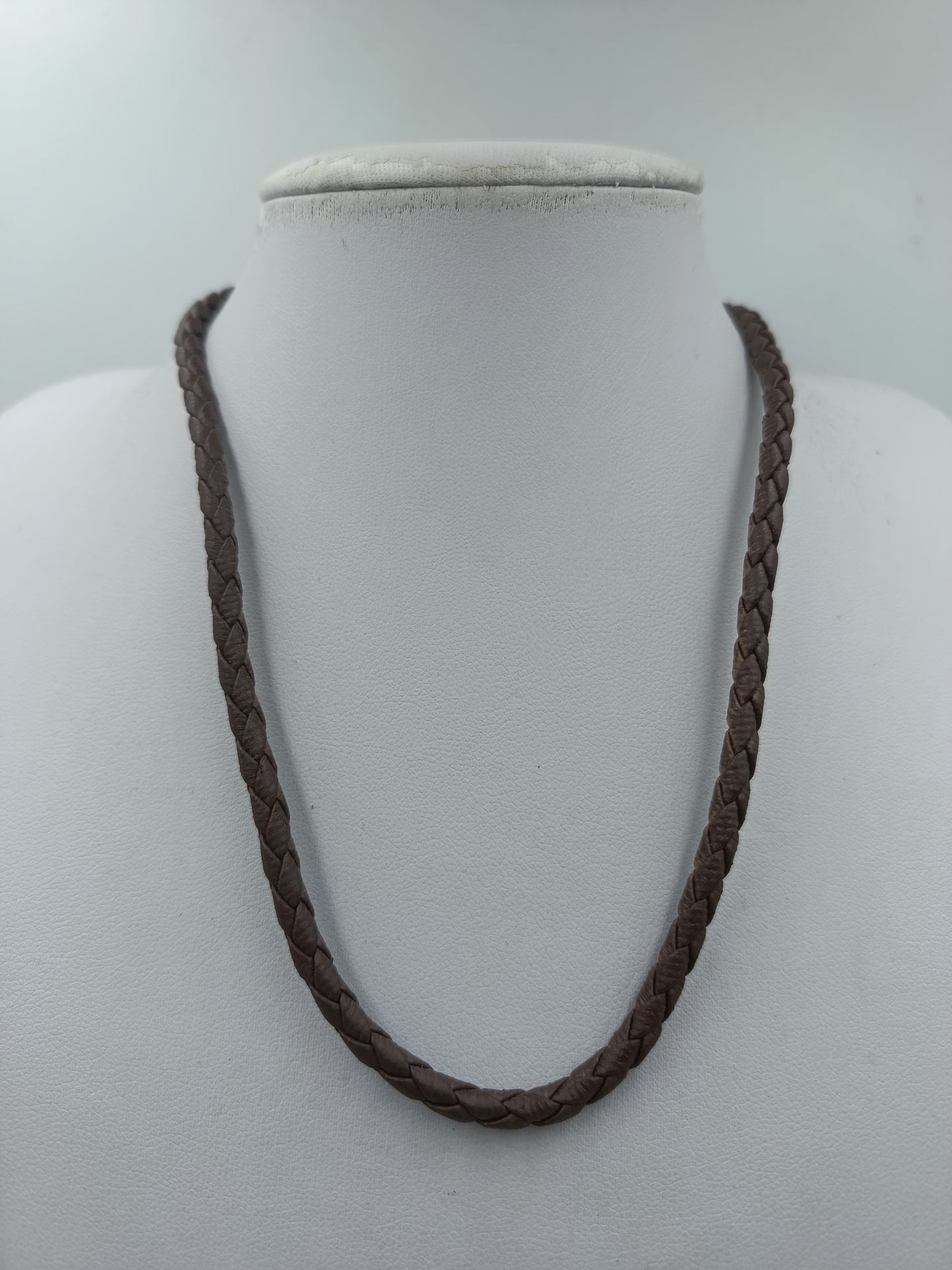 Geflochtene Lederkette braun mi Vergodetem verschluss – 43 cm
