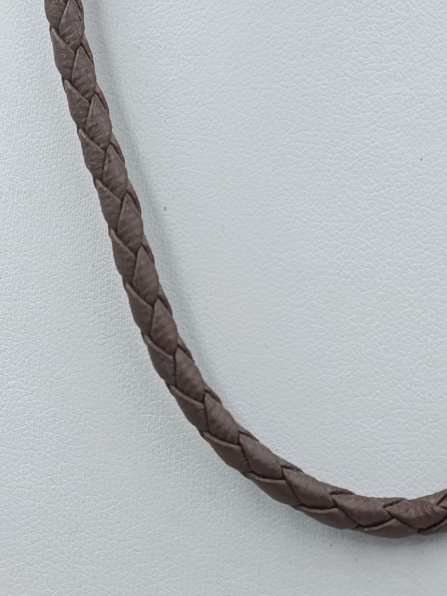 Geflochtene Lederkette braun mi Vergodetem verschluss – 43 cm