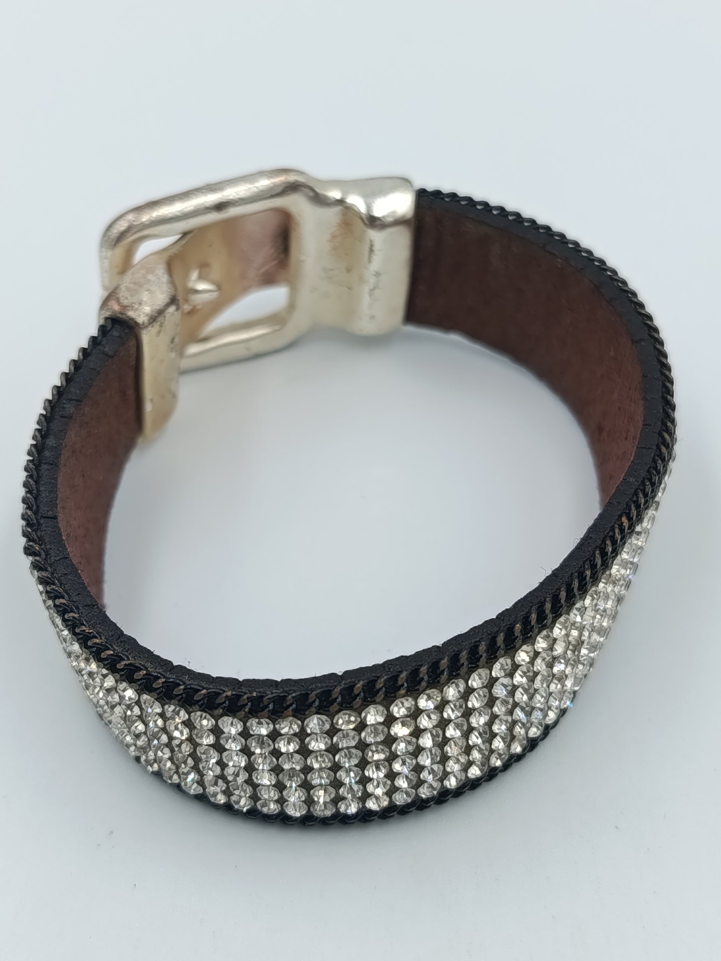 Lederarmband mit Strass Schnallen-Design – 20,5 cm