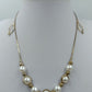 Elegante Perlenkette mit goldfarbenen Elementen – 38 cm