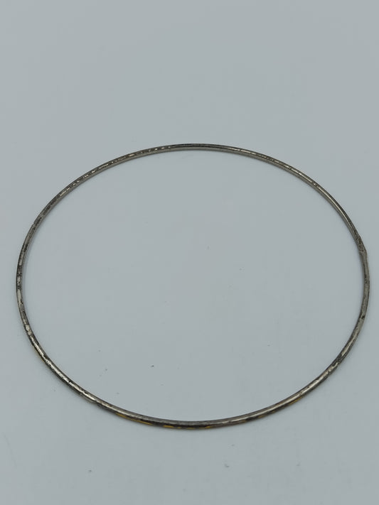 Schlichter Armreif in Silberoptik – minimalistisches Design