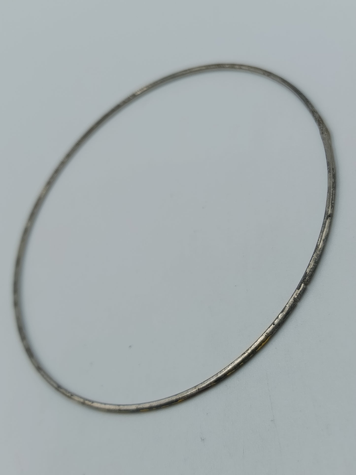 Schlichter Armreif in Silberoptik – minimalistisches Design