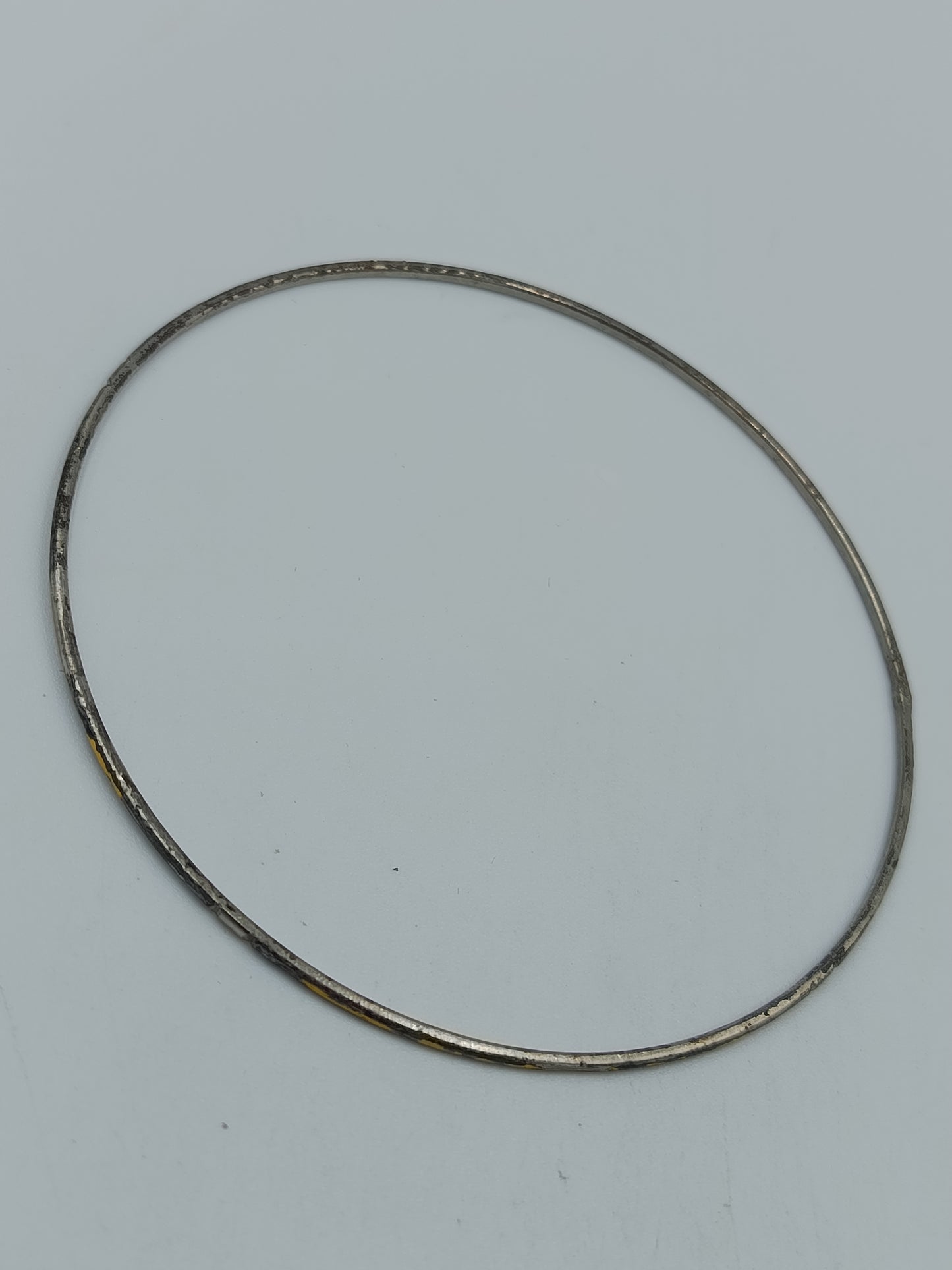 Schlichter Armreif in Silberoptik – minimalistisches Design