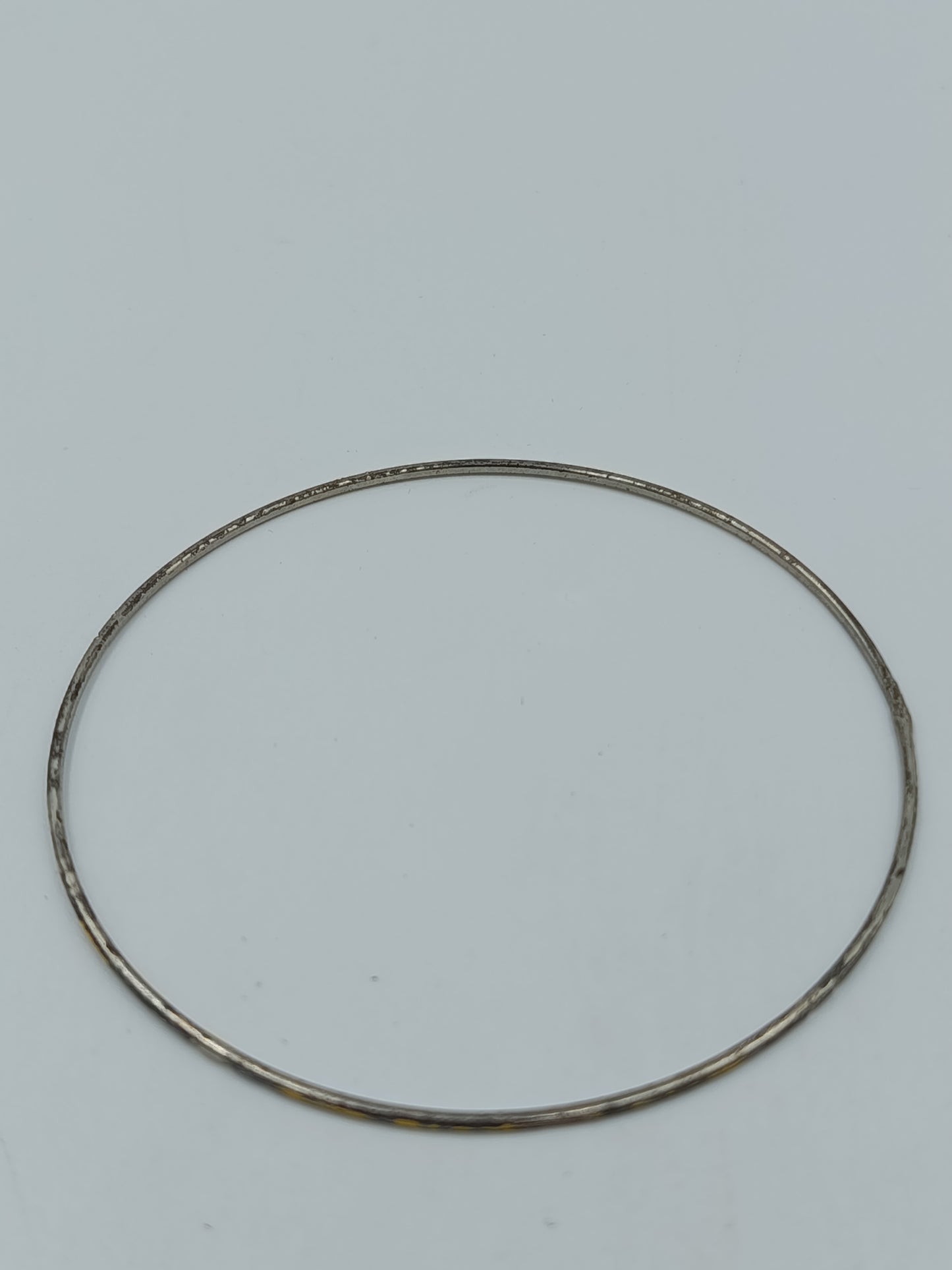 Schlichter Armreif in Silberoptik – minimalistisches Design