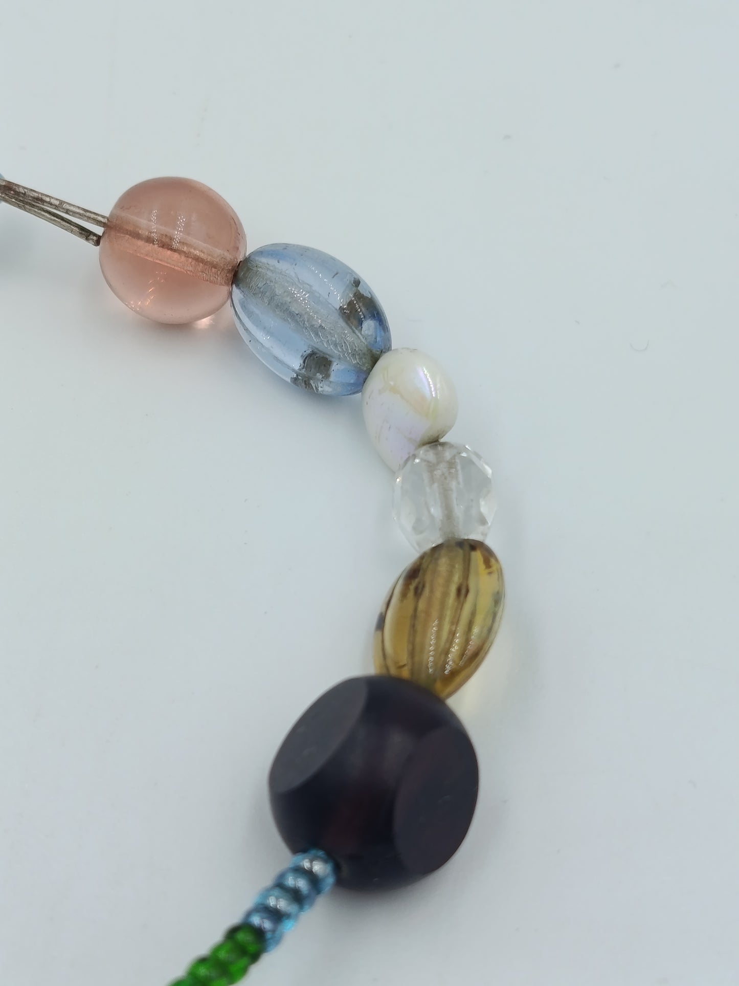 Buntes Perlenarmband – verspielter Boho Style mit Glasperlen