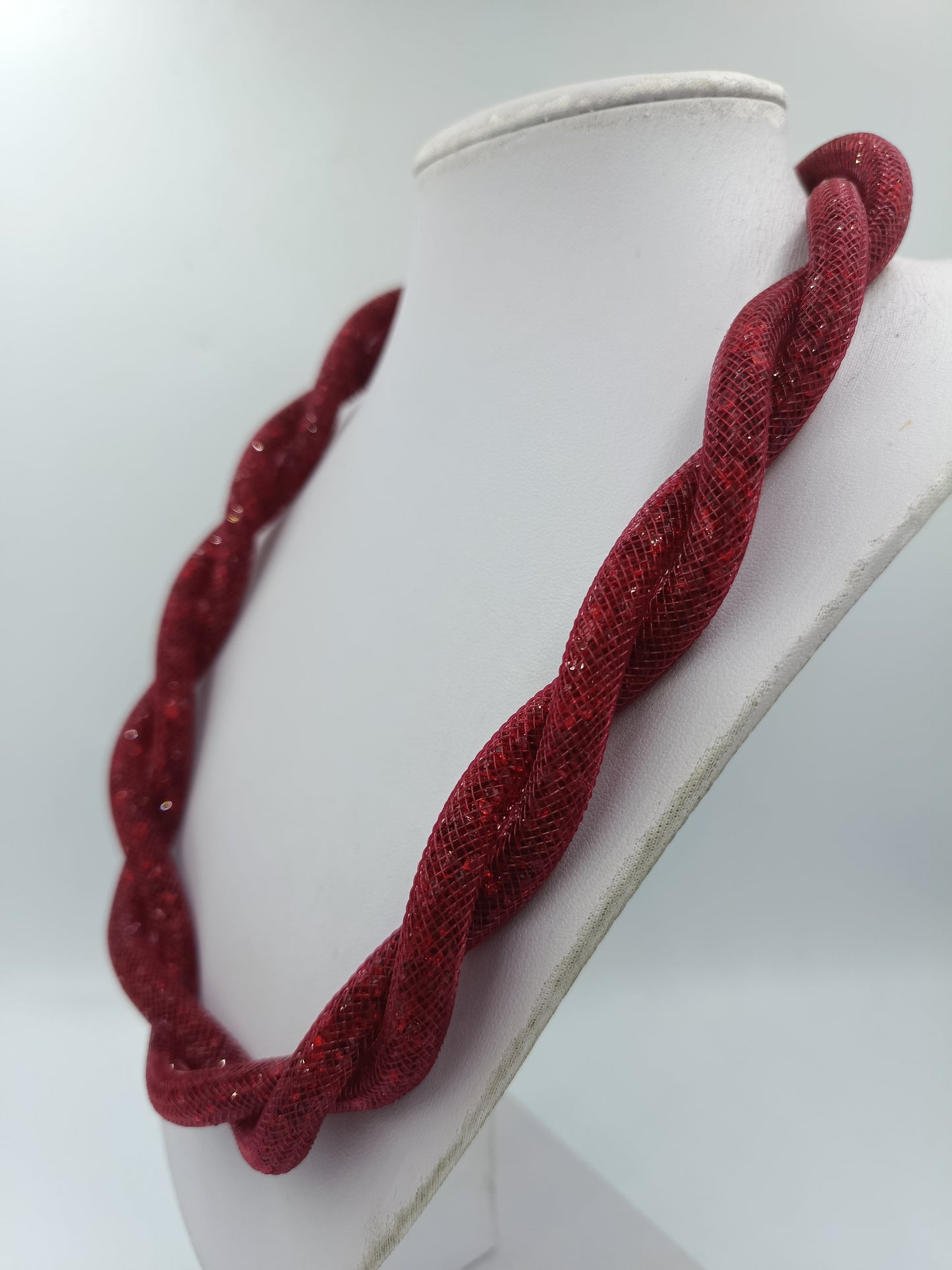 Statement Kette Rot Glitzer – gedrehte Mesh-Kette auffällige modern