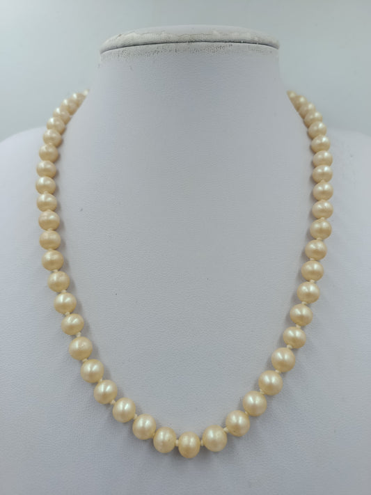 Perlenkette Creme Vintage – klassische Halskette mit dekorativem Verschluss