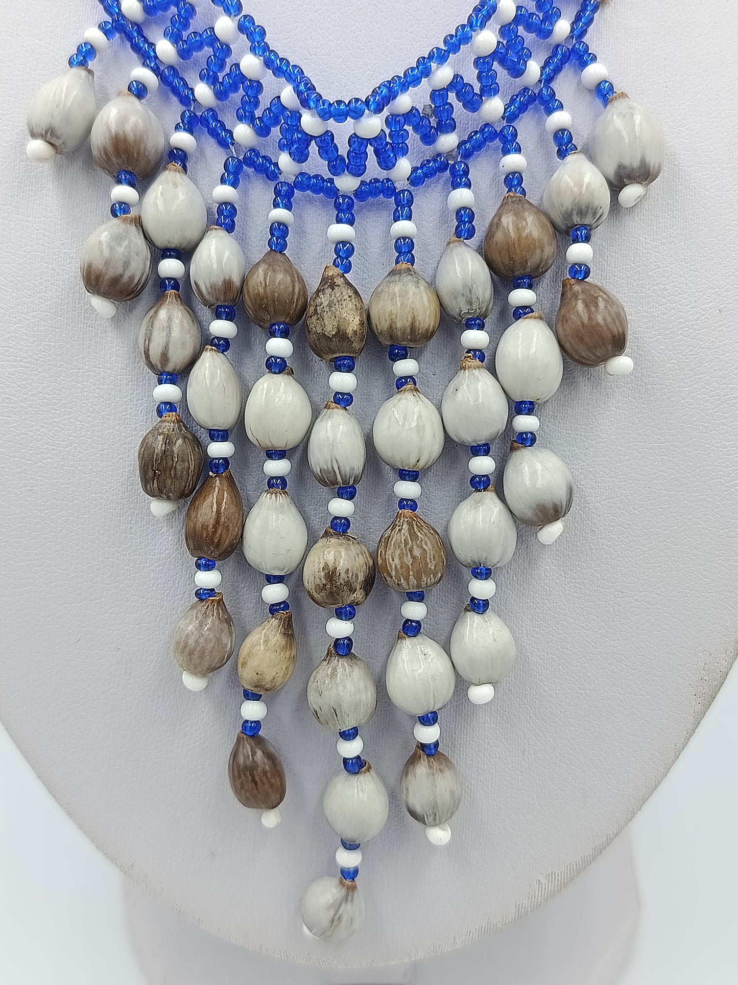 Statement Kette Blau Weiß – Ethno / Boho Stil mit Perlen Fransen