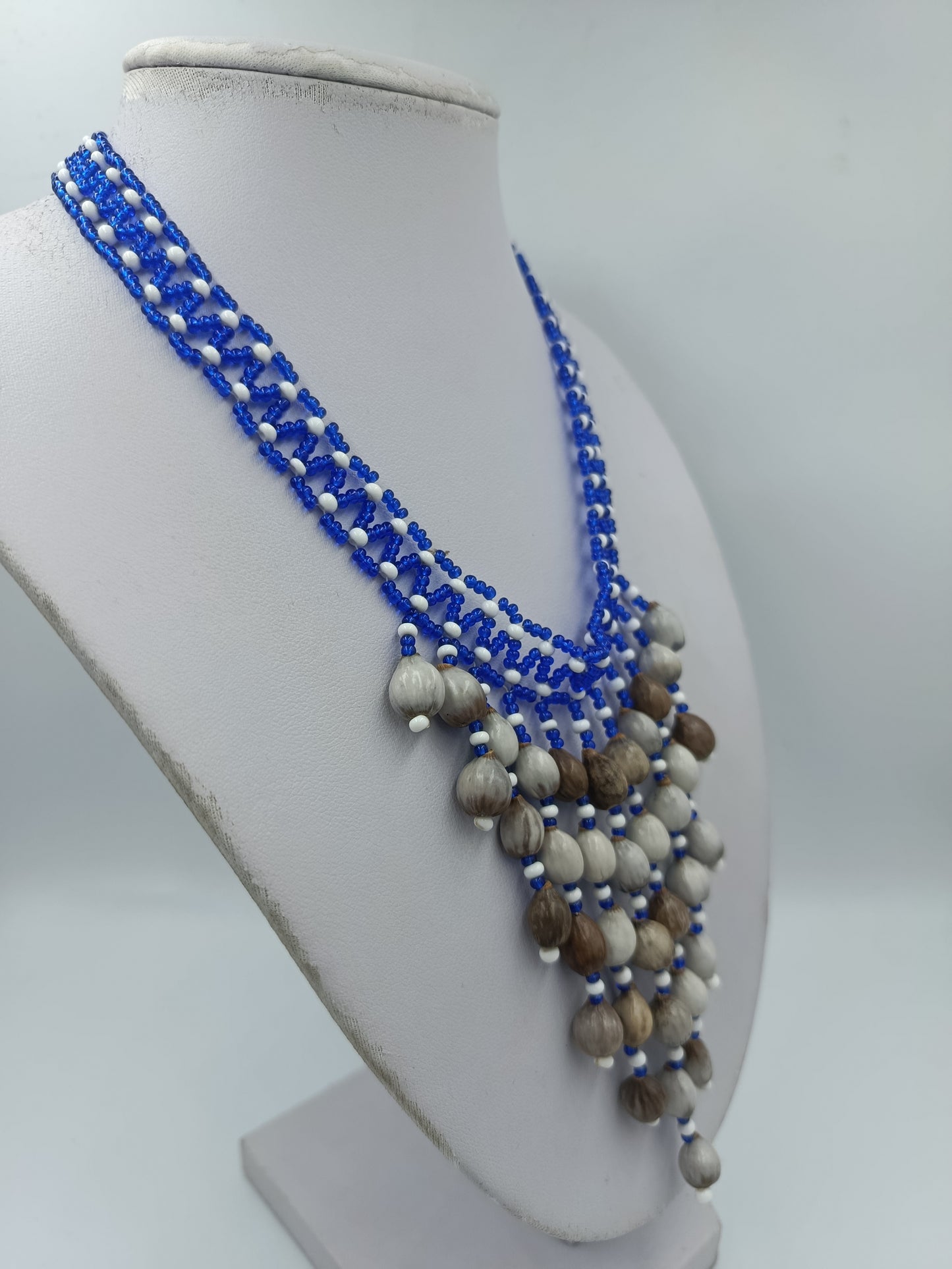 Statement Kette Blau Weiß – Ethno / Boho Stil mit Perlen Fransen