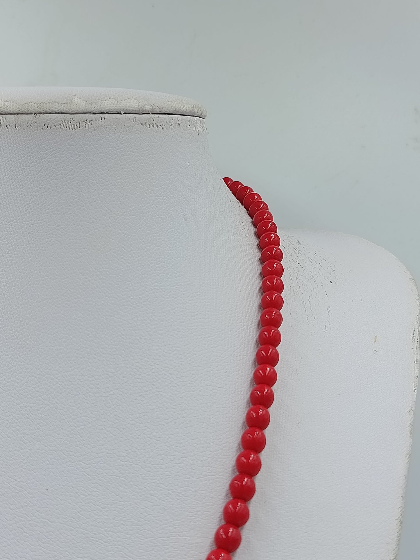 Rote Perlenkette klassisch elegant 42,5 cm Vintage Stil
