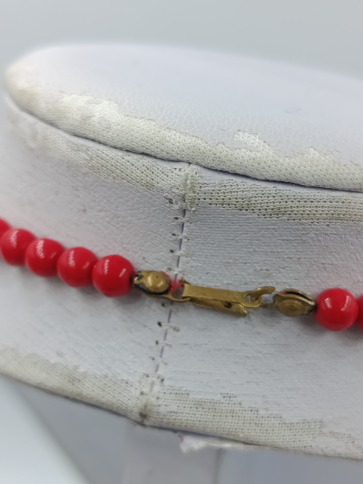 Rote Perlenkette klassisch elegant 42,5 cm Vintage Stil