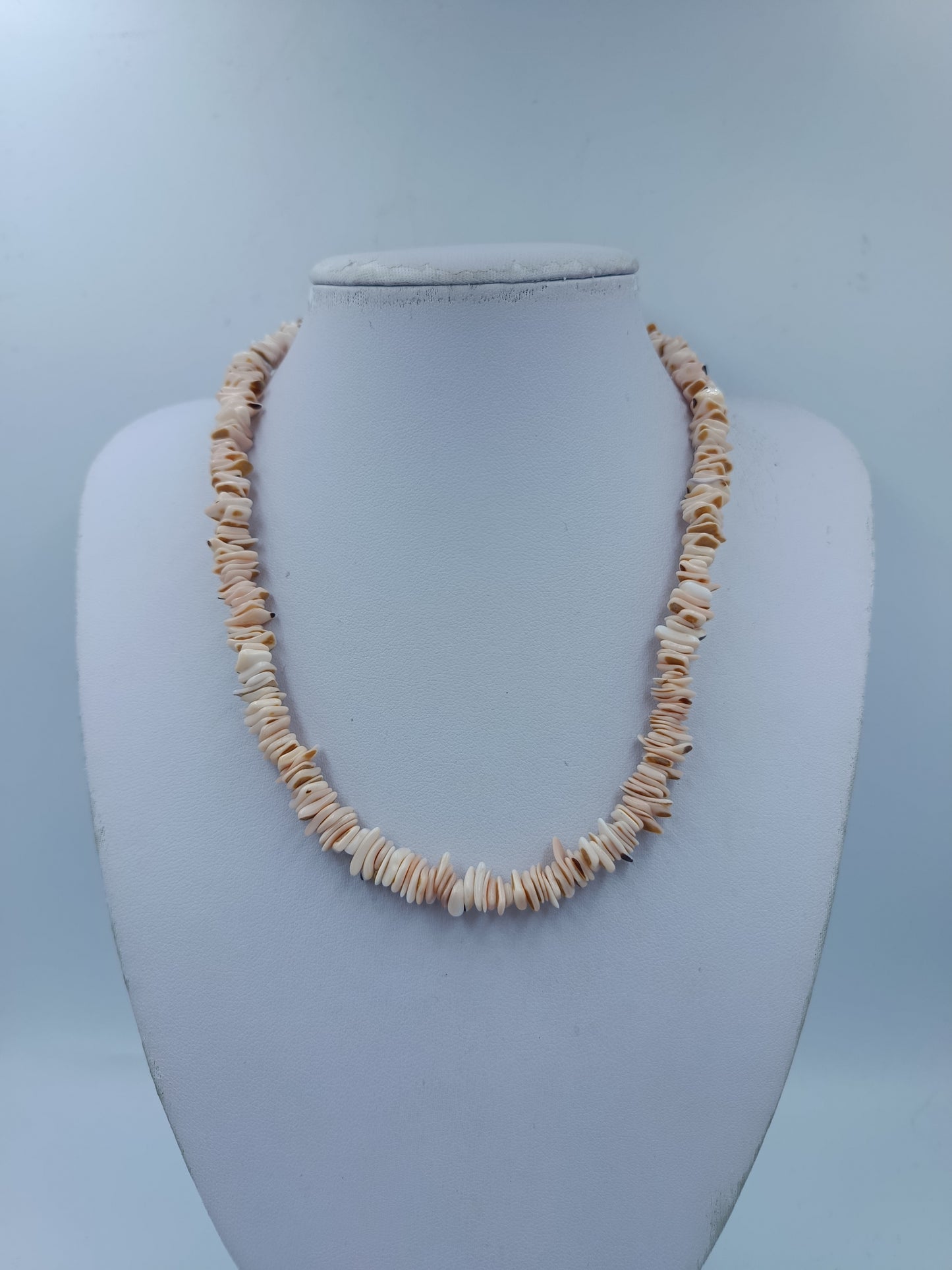 Muschelkette / Korallenkette in zarten Rosé-Tönen – Vintage Stil