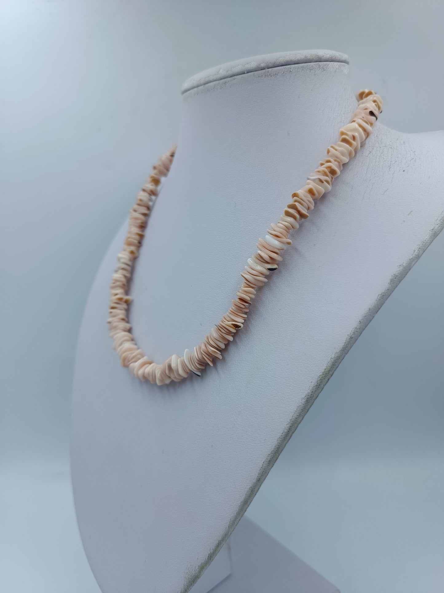Muschelkette / Korallenkette in zarten Rosé-Tönen – Vintage Stil