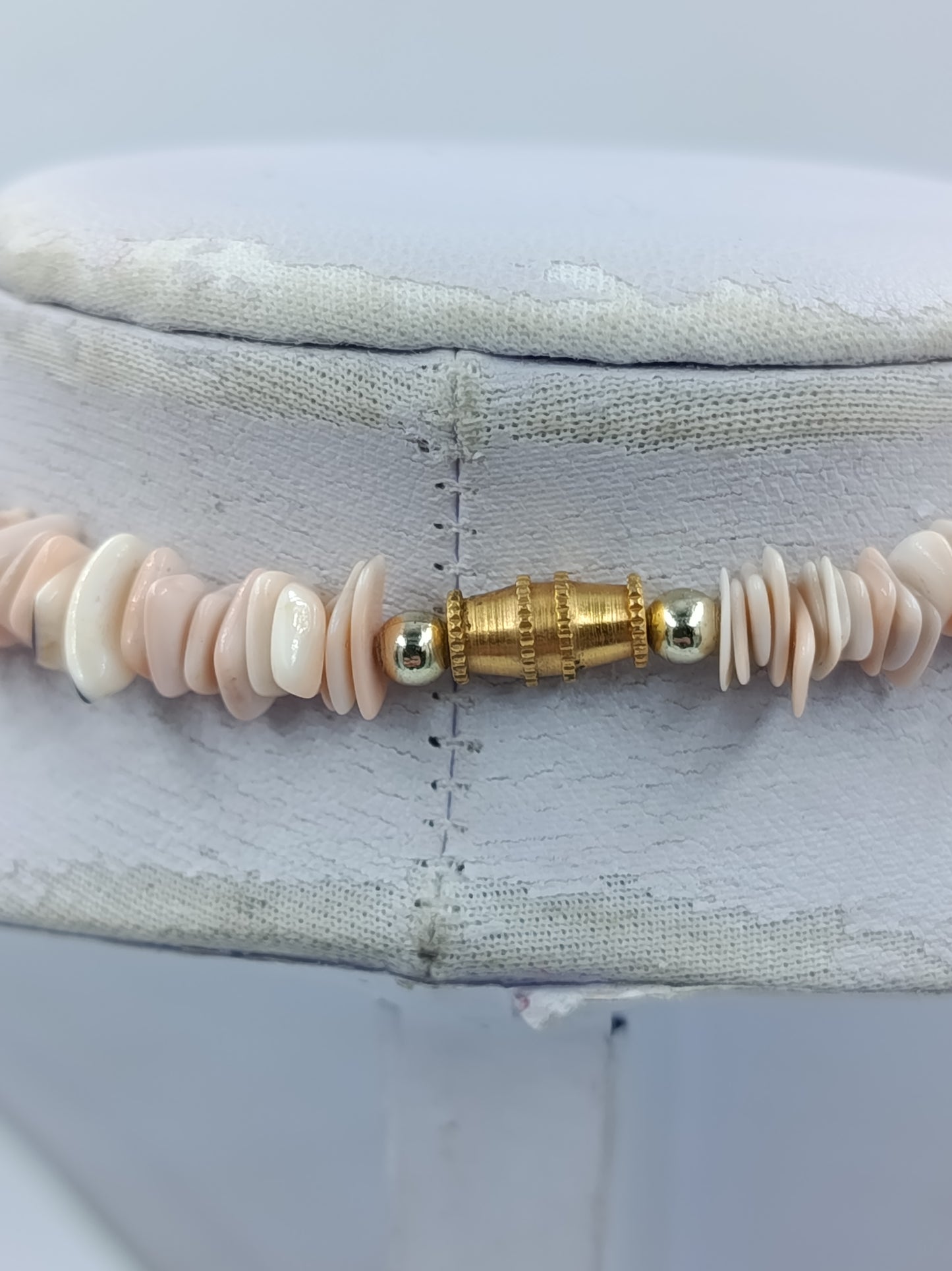 Muschelkette / Korallenkette in zarten Rosé-Tönen – Vintage Stil