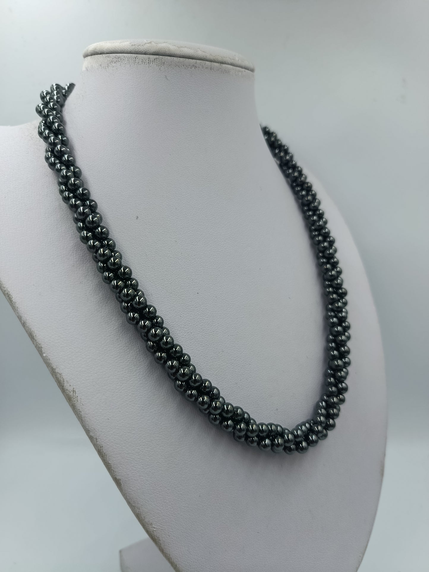 Elegante mehrreihige Perlenkette anthrazit / grau – edler Statement-Schmuck