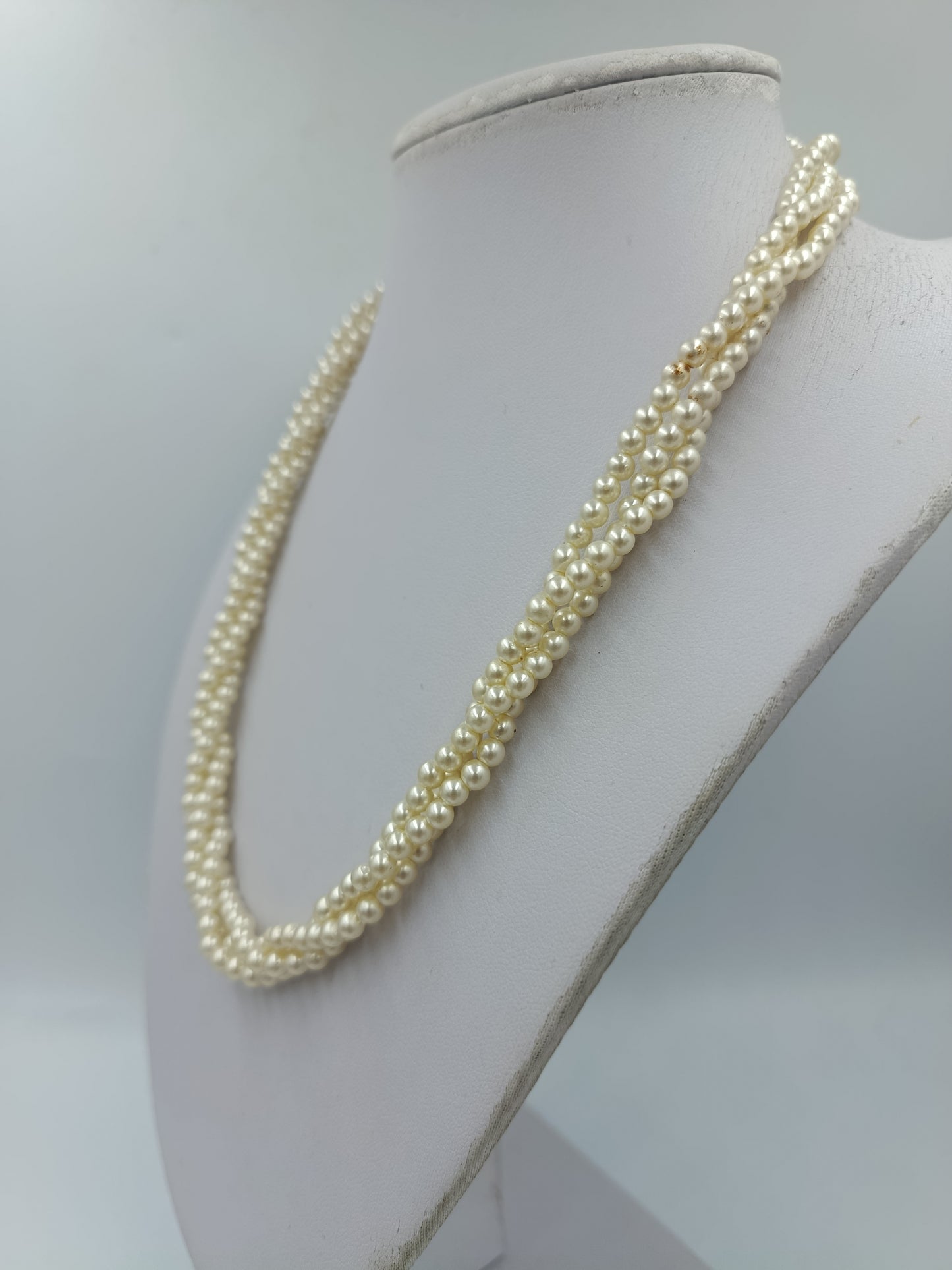 Elegante Perlenkette mehrreihig creme/weiß – klassischer Schmuck