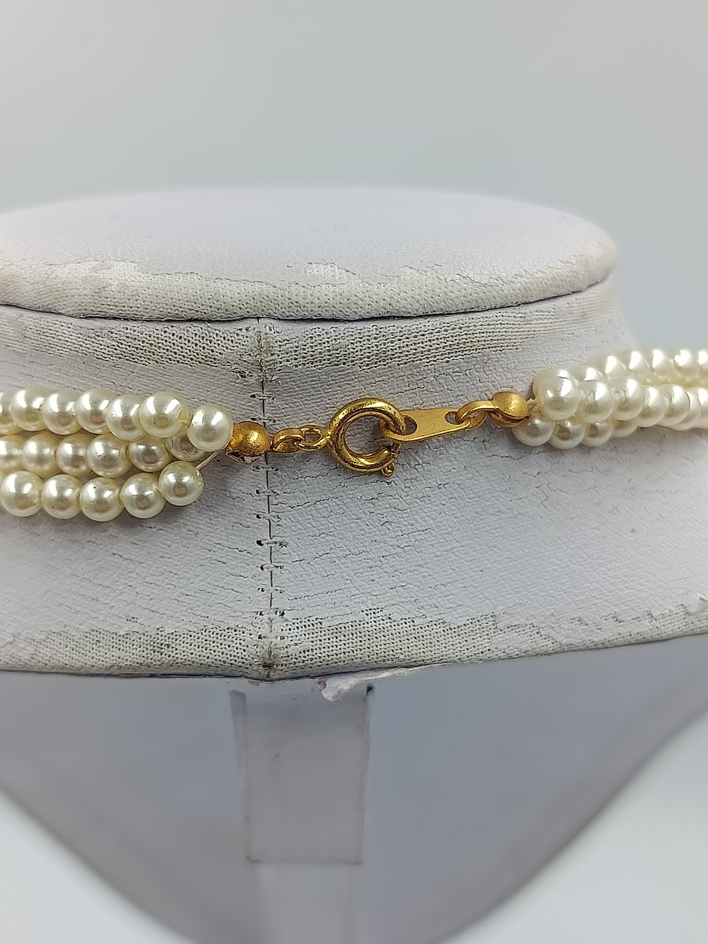 Elegante Perlenkette mehrreihig creme/weiß – klassischer Schmuck