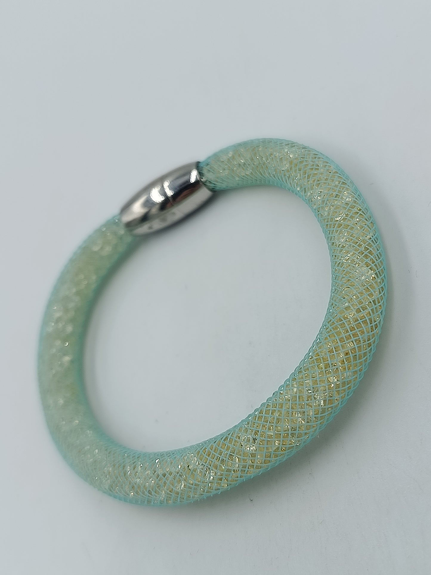 Modernes Glitzer Armband türkis – Mesh Schlaucharmband mit Magnetverschluss