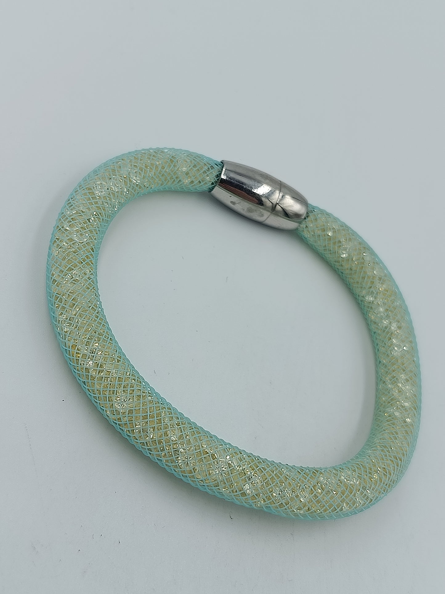 Modernes Glitzer Armband türkis – Mesh Schlaucharmband mit Magnetverschluss