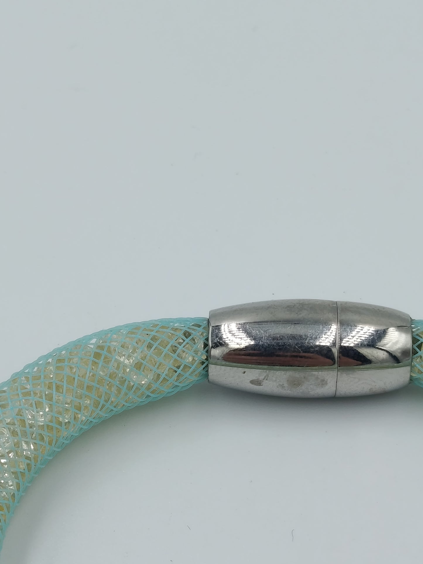 Modernes Glitzer Armband türkis – Mesh Schlaucharmband mit Magnetverschluss