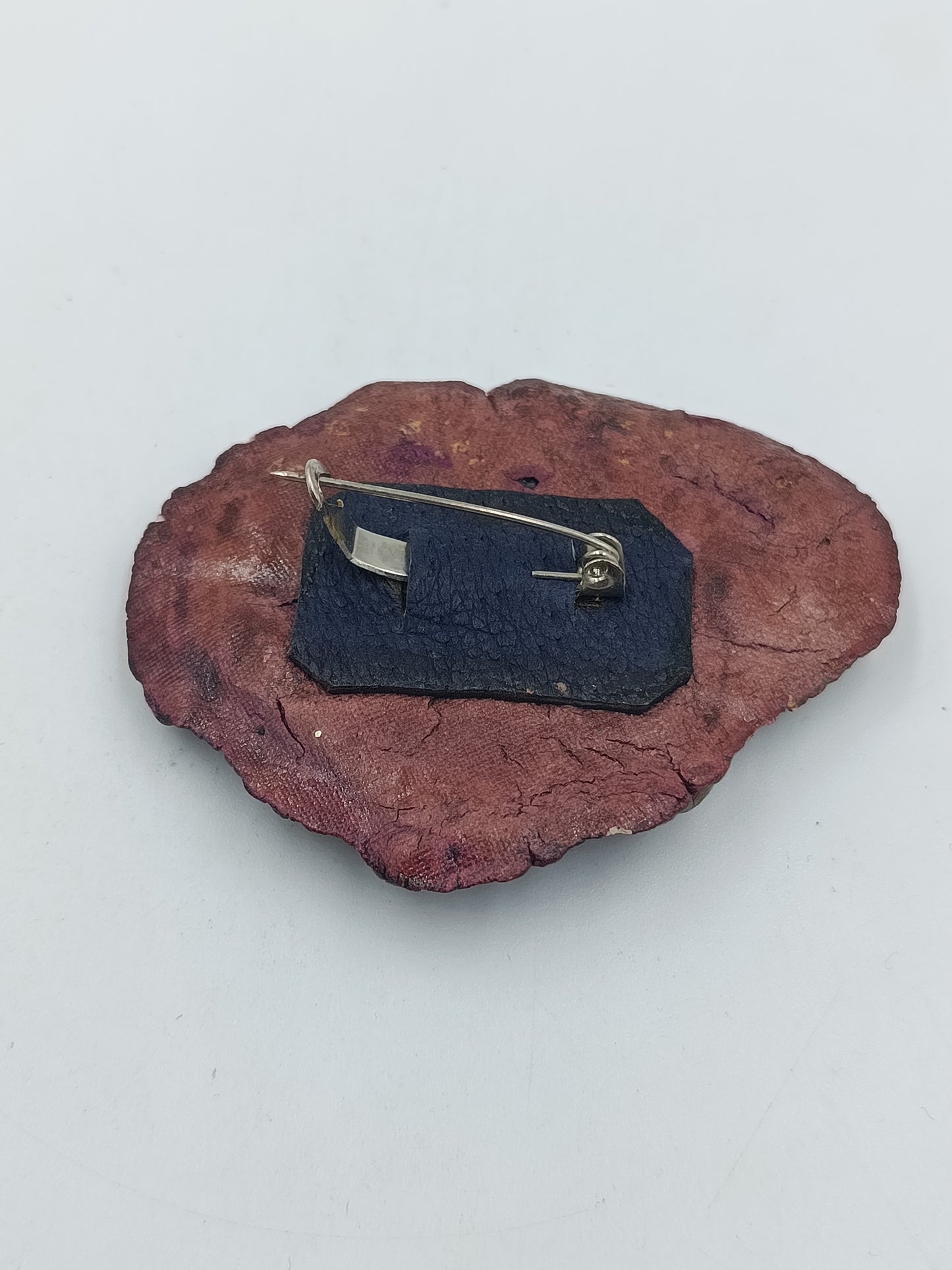 Vintage Brosche Unikat in Stein-/Lava-Optik – Künstlerisch Ausdrucksstark