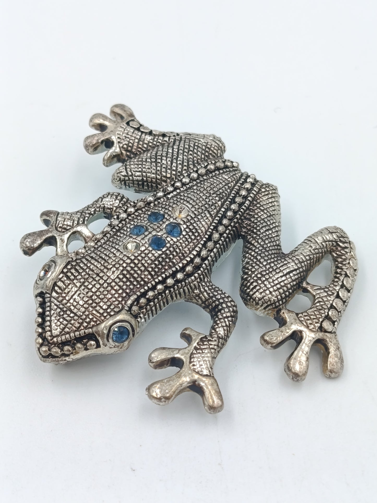 Vintage Frosch Brosche – Silberfarben mit blauen Strasssteinen
