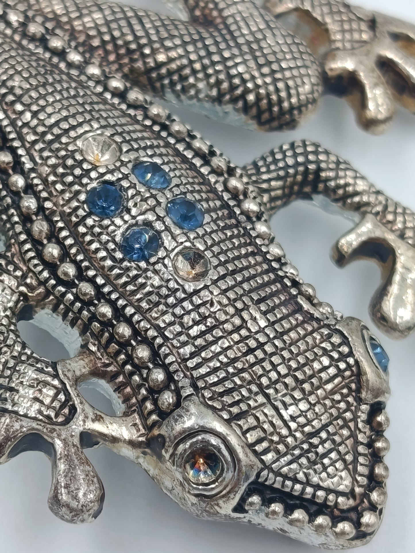 Vintage Frosch Brosche – Silberfarben mit blauen Strasssteinen